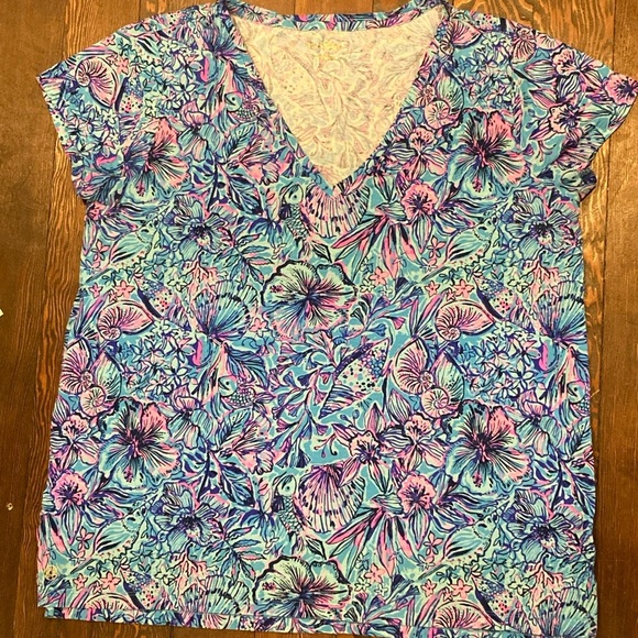 Lilly Pulitzer Meredith Tee Shirt – V-Neck Cotton Jersey – Style 012698 - Picture 7 of 7